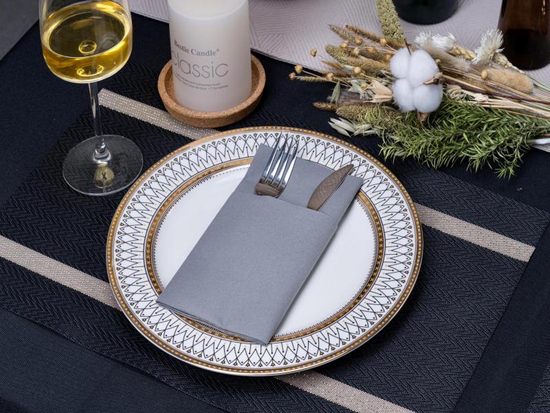 Jak vybrat správné jednorázové barevné vzduchem kladené ubrousky pro vaši párty?